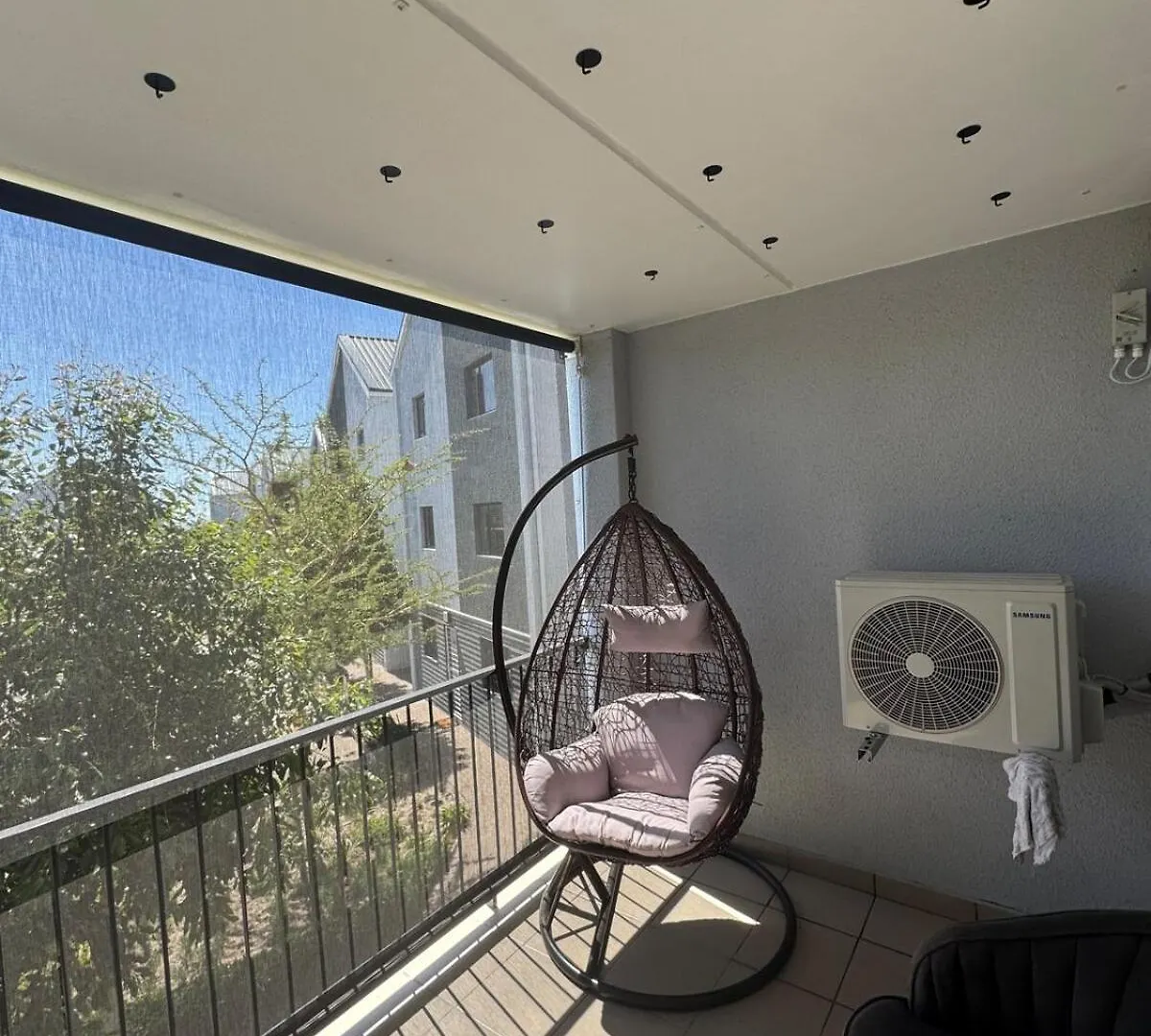 Trade With Armani Apartment Richwood