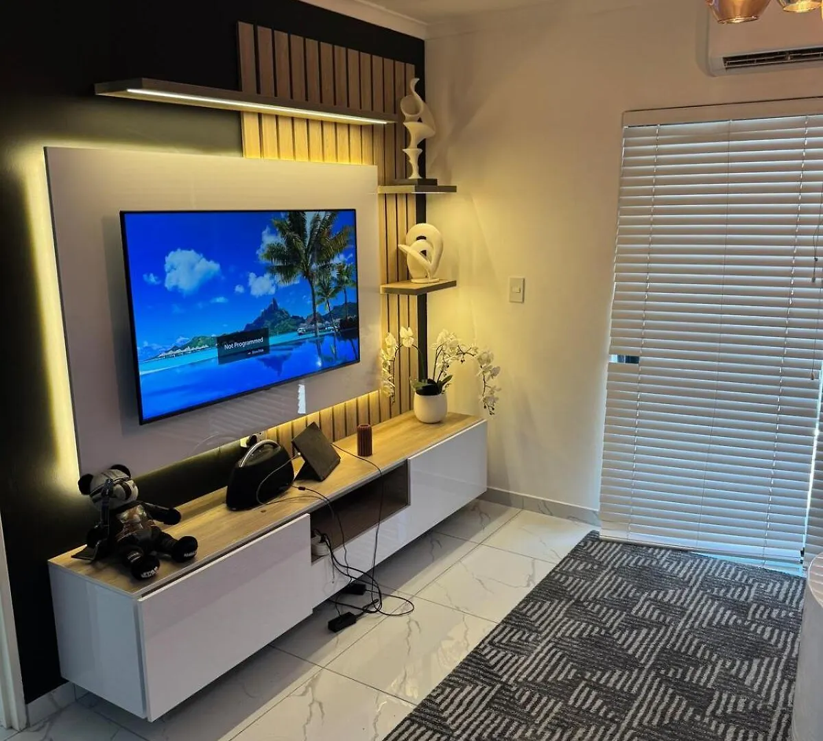 Trade With Armani Apartment Richwood 0*,  South Africa