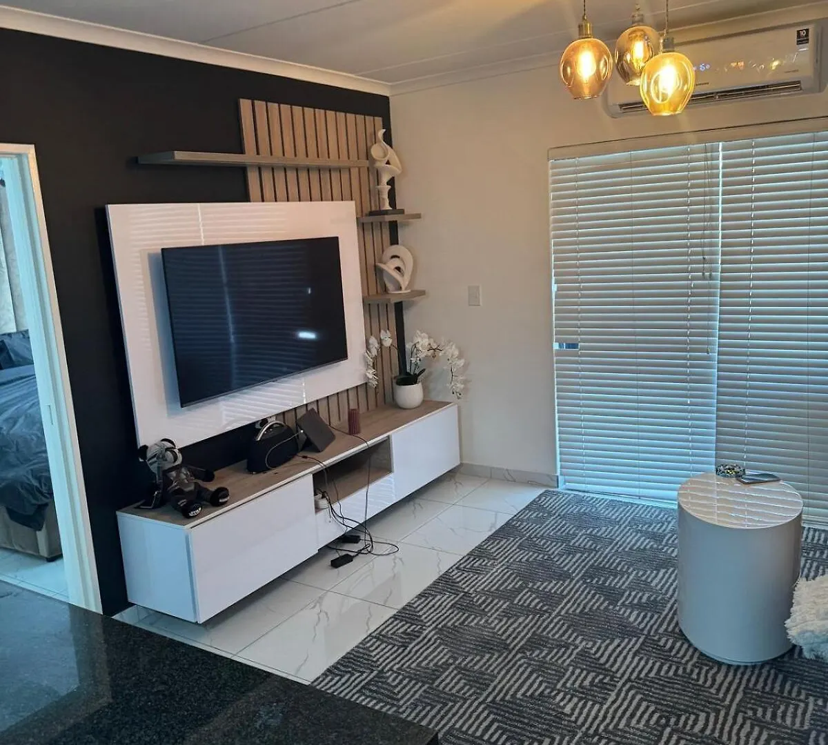 Trade With Armani Apartment Richwood