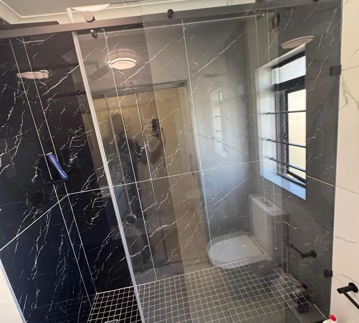 Trade With Armani Apartment Richwood